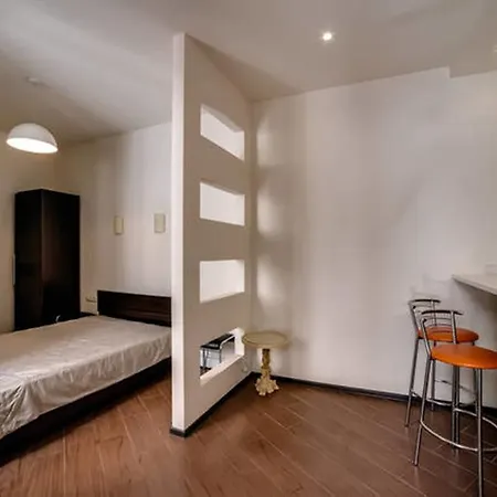 Apartment On Roppoporta 7b